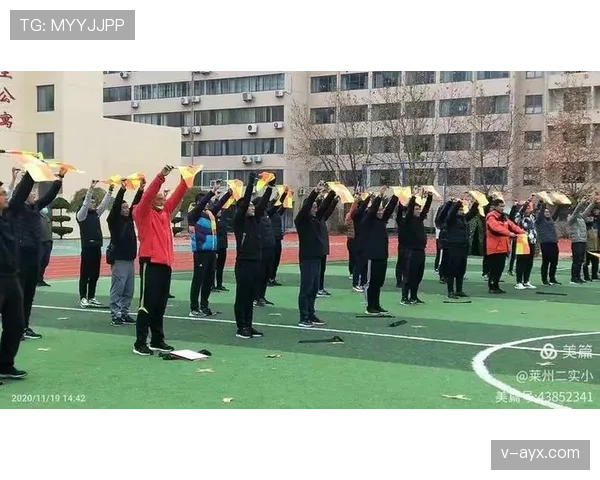 裁判哨音在足球比赛中判罚流程的重要作用与标准解析 裁判哨音在足球比赛中判罚流程的重要作用与标准解析